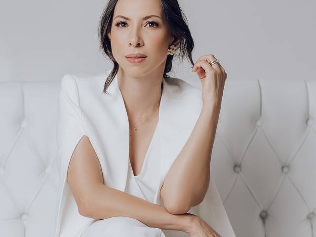 CORPORATIVO de DRA. RENATA - DERMATOLOGISTA