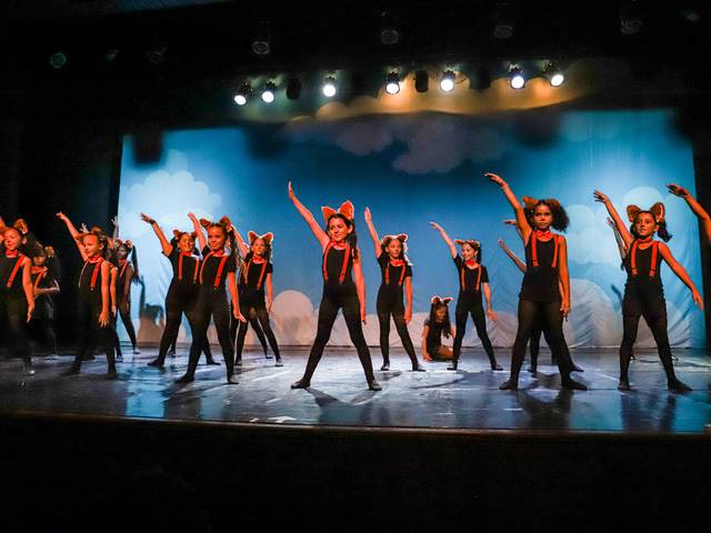 Comemorações de 7/5 MOSTRA DE DANÇA - NELSO VERRI