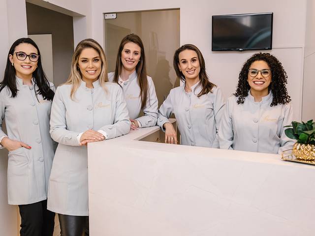 Signature Retratos de Karin Leite - Clínica Dermaprime