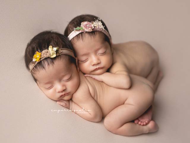 Newborn de Ensaio Newborn Gêmeas - Sienna e Valentina
