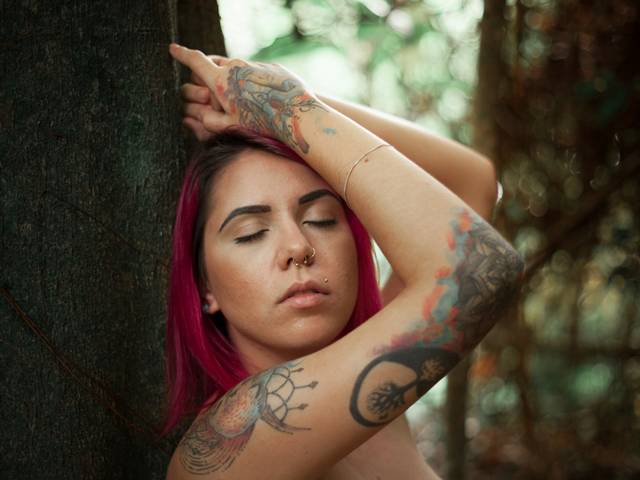 NU ARTÍSTICO(>18) de Lívia Pietrobelli