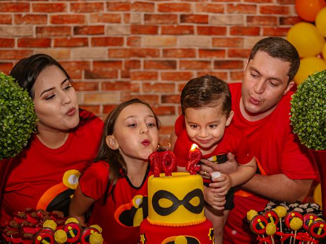 Aniversários de Théo 2 Anos e Larissa 10 anos 