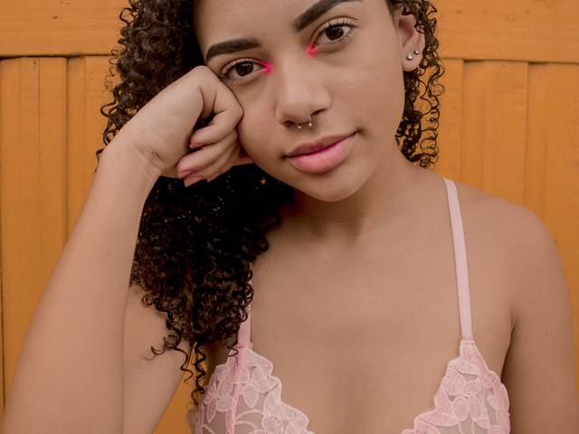 ENSAIO FEMININO de Emily Dias