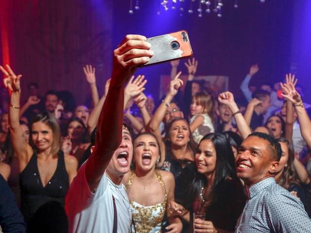 15 Anos  de 15 anos adriana