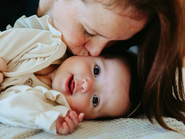 Família de Pati e Estella - Colo de mãe 