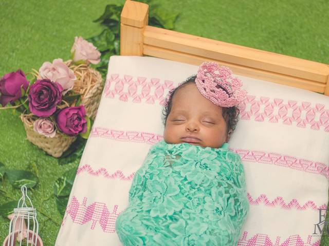 Newborn de Em um jardim uma bela flor chamada Valentina exalou seu perfume encantador .....