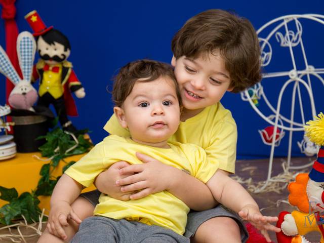 Acompanhamento do bebê e Kids de Tem diversão garantida no circo do Davi e do Lucas !!! :) :)
