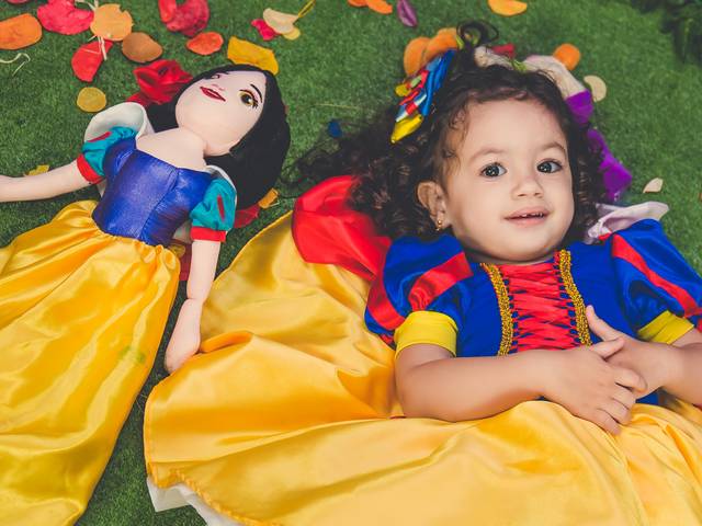 Smash the cake ou fruit de Um convite a Imaginação :) Branca de Neve para a princesinha Vitória 