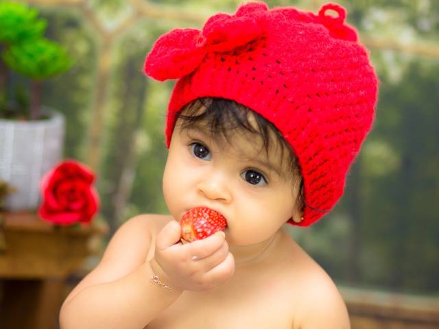 Acompanhamento do bebê e Kids de Aiiiii não estamos sabendo lidar, com esse ensaio de moranguinho:) Maju encantou:)