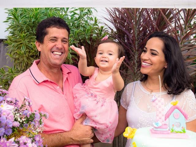 Festas de Que florzinha mais linda em seu jardim encantado......