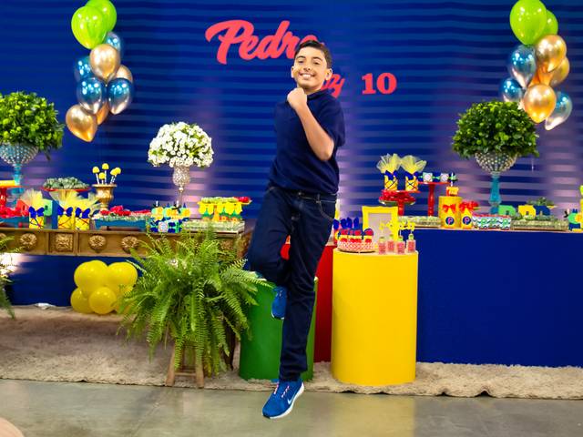 Festas de Sabe aquela criança atenciosa?! Alegre?! Educada?! É o Pedro❤️🎂 Felicidades
