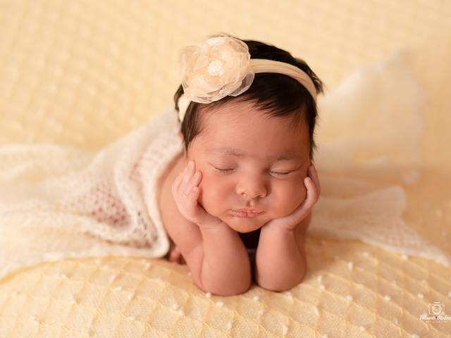 Newborn de Sophia modelando