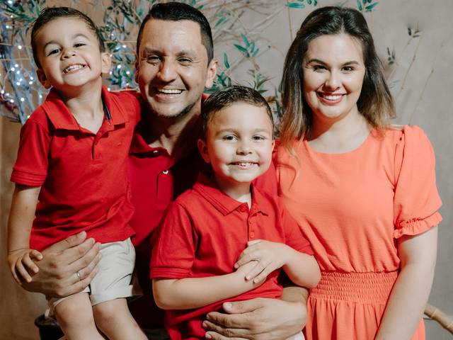 Família de Pâmela, Marlon, Otávio e Théo