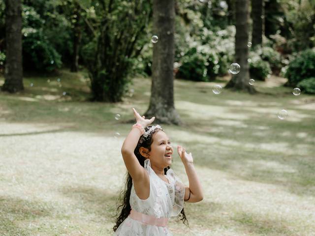 Família de Tai, Elias e Bela