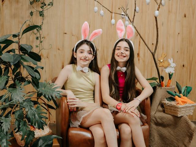 Estúdio de Páscoa da Catarina e da Olívia 