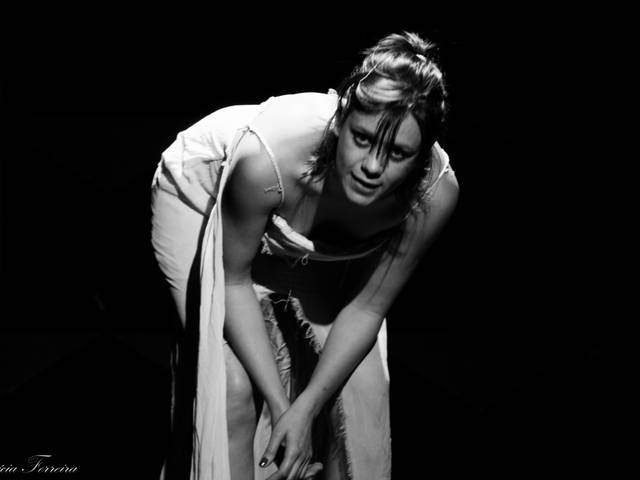 Fotografia de cena de Espetáculo ensaio para senhora Azul - - Kelly Crifer