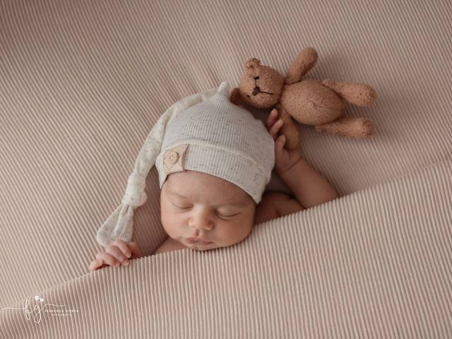 NEWBORN de Newborn - Théo