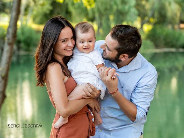 Estudios y Reportajes de Fotos de una tarde de verano en Familia. Fotos de exteriores de Bebé