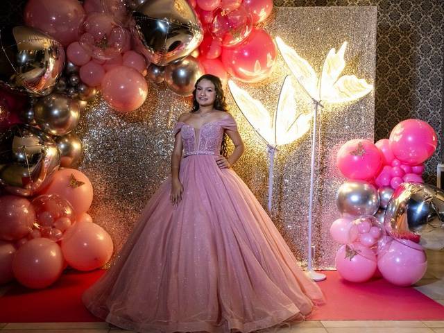 Festa 15 Anos de Fotografia Festa 15 Anos Valentina | Buffet Casa Bertolazzi Vila Romana