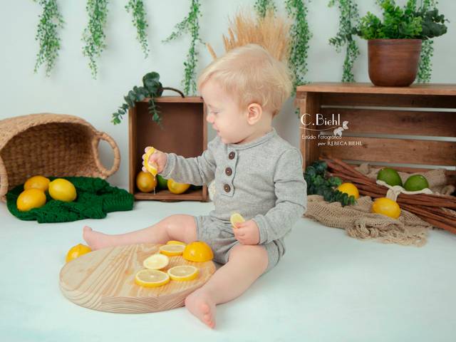 Gestante de Mateus 11 meses - sessão com Limão