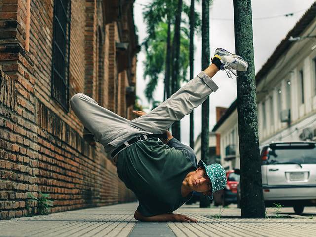 Bailarines de Bboy Lil camil (La Paz)