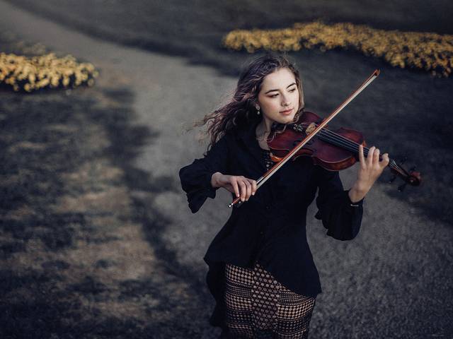 Life Style of Isabel Martins - Violinista