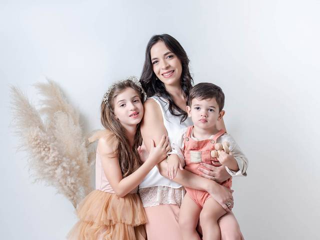 Dia das Mães de Retratos de Mãe_Elizabeth, Alice e João