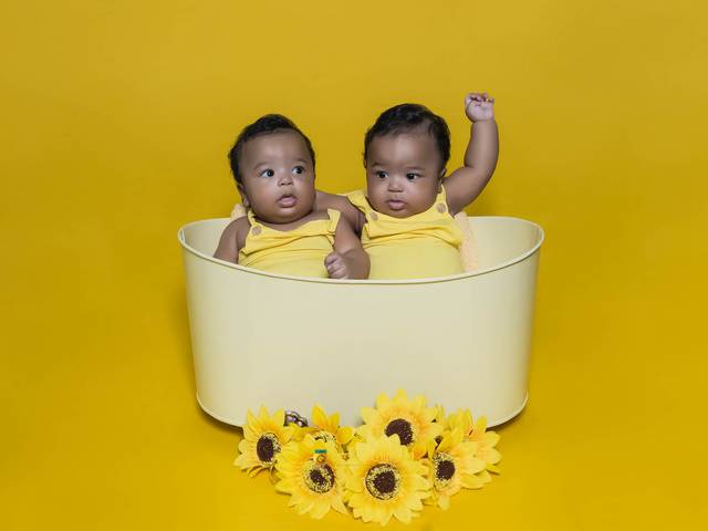 Ensaio Infantil  de Doce Acompanhamento - Gabriel e Samuel com 5 meses