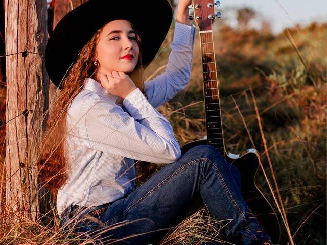 Ensaio Individual de Elba Camargo