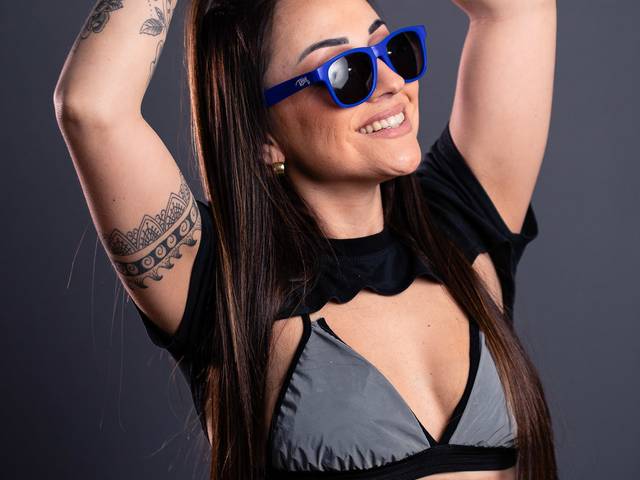 RETRATOS PROFISSIONAIS de Press Kit - DJ Deisy Oliveira