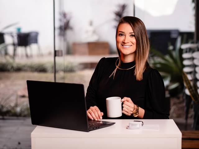 RETRATOS PROFISSIONAIS de Marjana Mackedanz - Fisioterapeuta