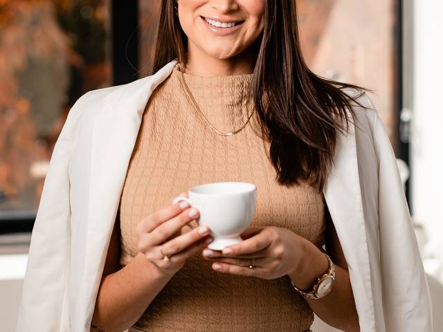 RETRATOS PROFISSIONAIS de MARJANA MACKEDANZ - FISIOTERAPEUTA DERMATOFUNCIONAL