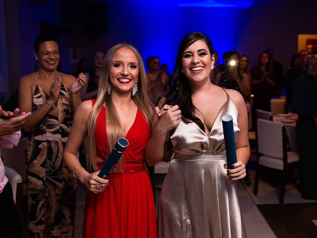 FORMATURA de Giovana Trettim e Emanuelle Vaz - Arquitetura & Urbanismo/UCPEL