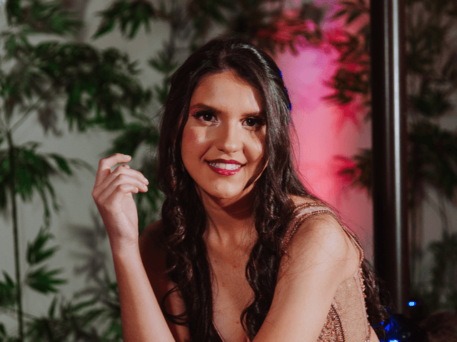 Fotografia de Debutante de Festa de 15 anos - Rhaquel