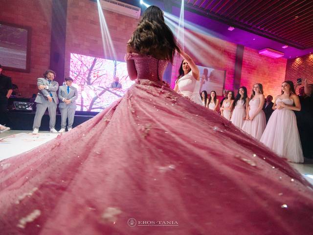 Fotografia de Debutante de Festa de 15 anos - Pietra