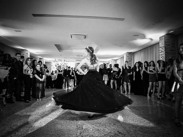 Fotografia de Debutante de Festa de 15 anos - Marcela