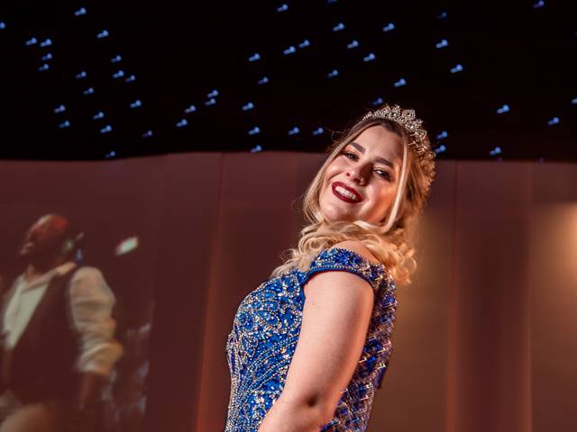 Fotografia de Debutante de Festa de 16 anos - Adriane