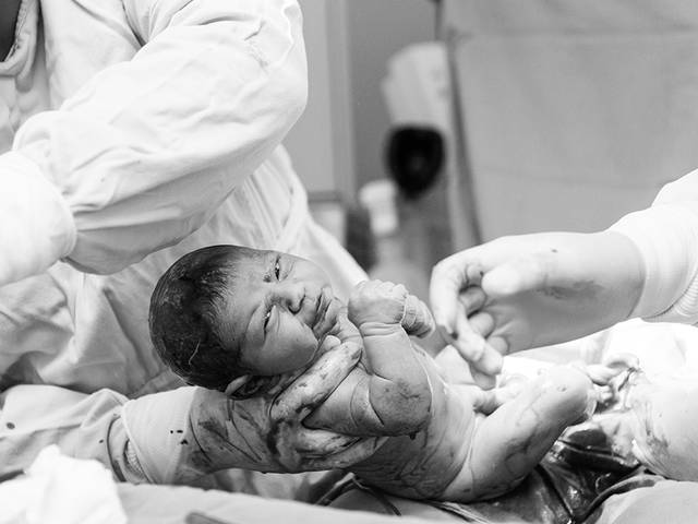 Parto  de Parto Michelle - nascimento Sara