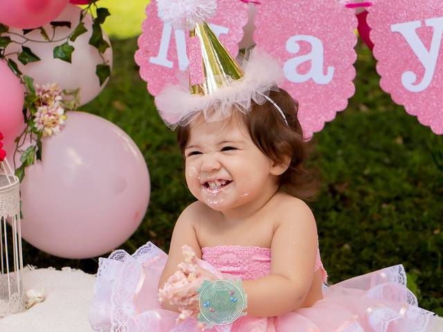 Smash the Cake de Ensaio Smash The Cake - Maya