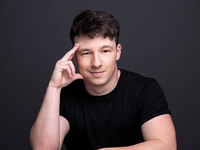 Perfil Profissional de Ensaio Iury Esquarcio