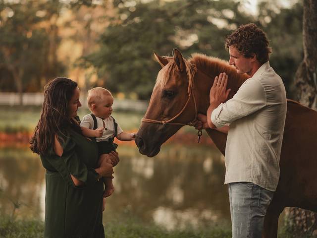 Família de THEO E FAMÍLIA