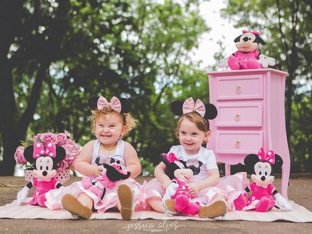 Sessão Pré- Aniversário de {Mariana} e {Valentina} 2 Anos