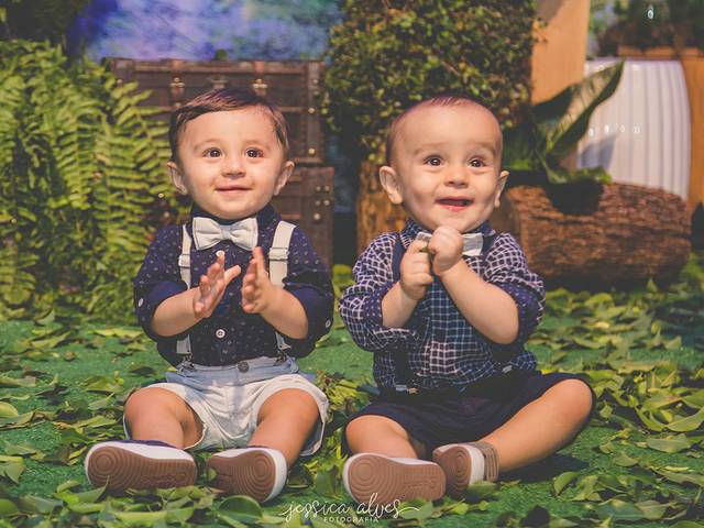 Aniversários de {Tiago} e {Pedro} 1 Aninho