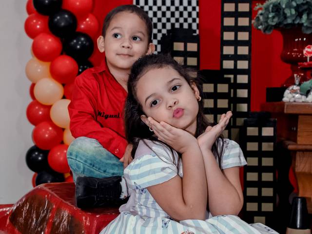 Infantil de Sofia • 5 anos / Miguel • 3 anos