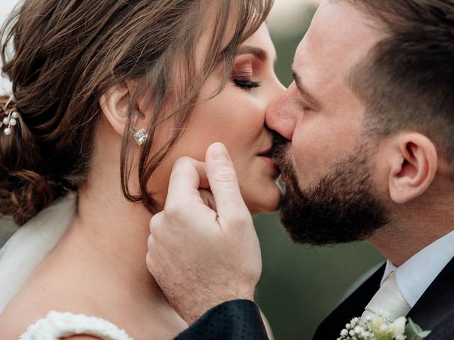 FOTOGRAFIA DE CASAMENTO de Fotografia de Casamento - Débora & Jerônimo - Altos do Vale espaço de eventos