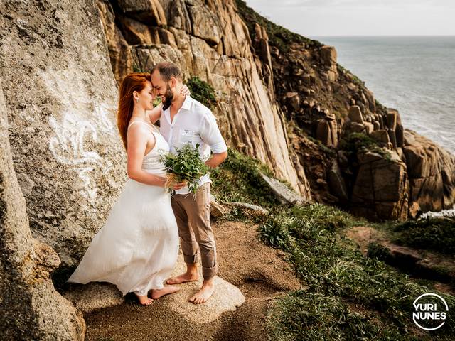 ENSAIO FOTOGRÁFICO de Renan & Luana - Ensaio Fotográfico de Casal na Praia do Rosa em Santa Catariana
