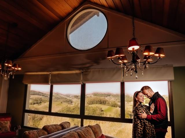 ENSAIO FOTOGRÁFICO de Diego & Juliana Ensaio Fotográfico de Casal no Hotel Spa do Vinho em Bento Gonçalves