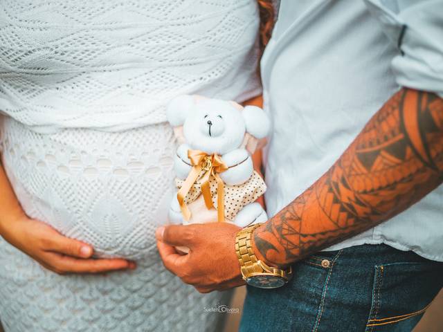 Gestante de Laura e John esperando pelo David