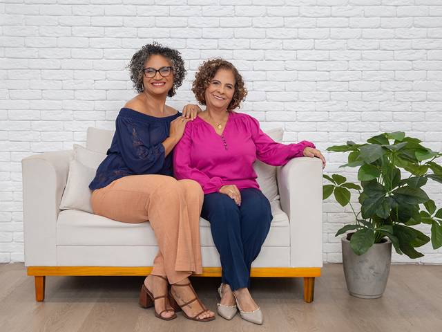 Retratos Corporativos de Ensaio Corporativo Feminino | Vera Lucia e Luciene | Fotografia Profissional em Vila Velha - ES