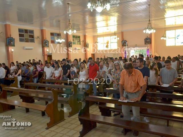 Missa de Missa e Batizados